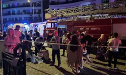 Antalya'da Otel Yangını: 622 Turist Tahliye Edildi