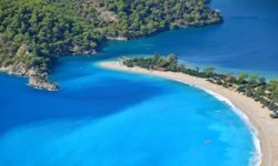 Fethiye'de Plajlar Doldu Taştı: Ölüdeniz Tatilcilerin Gözdesi