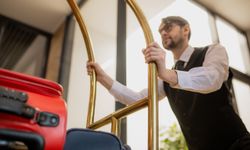Turizm Sektöründe İş Çok, Eleman Yok: Nitelikli İş Gücü Krizi