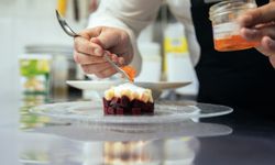 Yaz Tatilinde Gönüllü Gastronomi Dersleri: Öğrencilerin Becerileri Gelişiyor