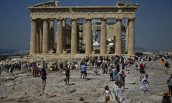 Yunanistan’da Kavurucu Sıcaklık Alarmı: Akropolis Ziyarete Kapatıldı!