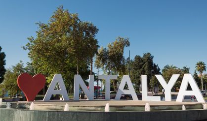 Antalya'dan Tarihî Rekor: Bir Günde 105 Bin Ziyaretçi