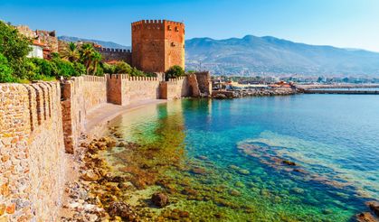 Antalya, Yıl Sonu Turizm Hedeflerine Emin Adımlarla İlerliyor