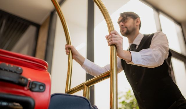 Turizm Sektöründe İş Çok, Eleman Yok: Nitelikli İş Gücü Krizi